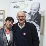 CasaOz - Enrica Baricco, presidente di CasaOz Onlus, e Claudio Bisio