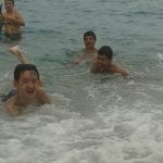 CasaOz - bambini sorridenti che giocano in acqua